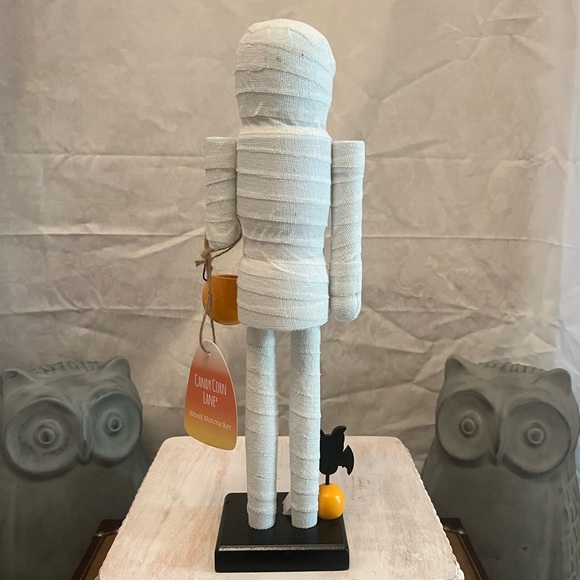 Candy Cane Lane Mummy Decor - Picture 2 of 6